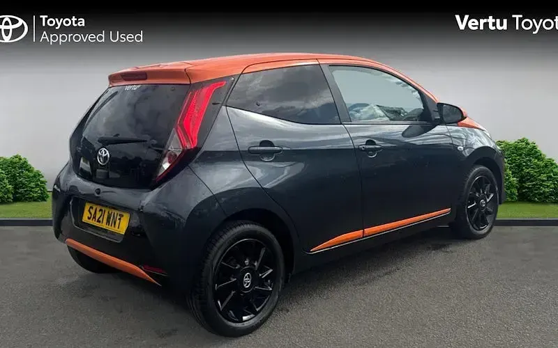 Used Toyota Aygo Edition 72 HP (52 kW) 2021 Grey Hatchback