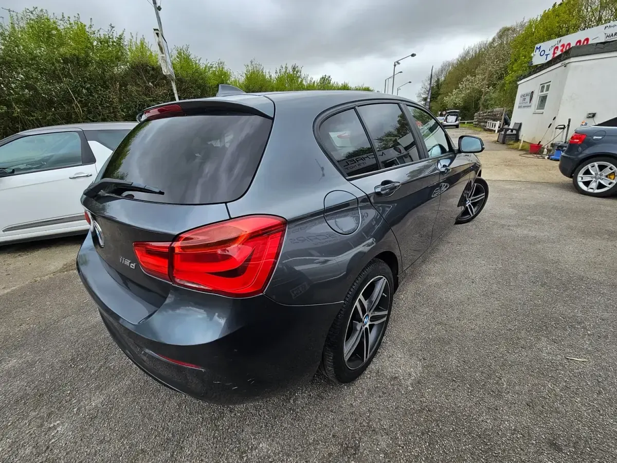 Second-hand BMW 118 Sport Line 150 CP (110 kW) 2018 Gri Hatchback