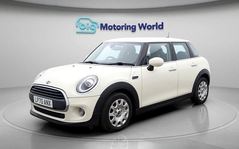 Used Mini ONE Classic 102 HP (75 kW) 2020 White Hatchback