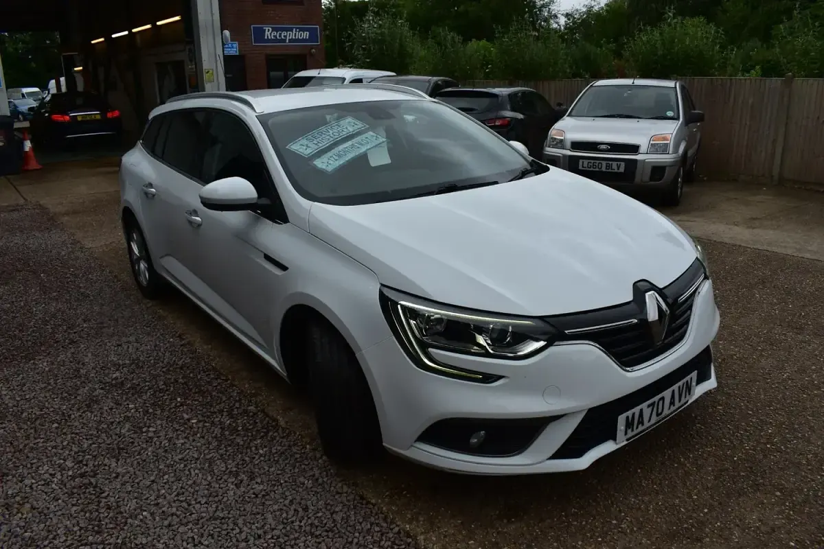 Used Renault Mégane GrandTour Play 2020 White Estate