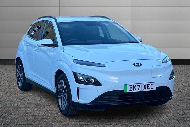 White Used 2021 Hyundai Kona Premium SUV | £14,183 (Fair price) - Image 1/4