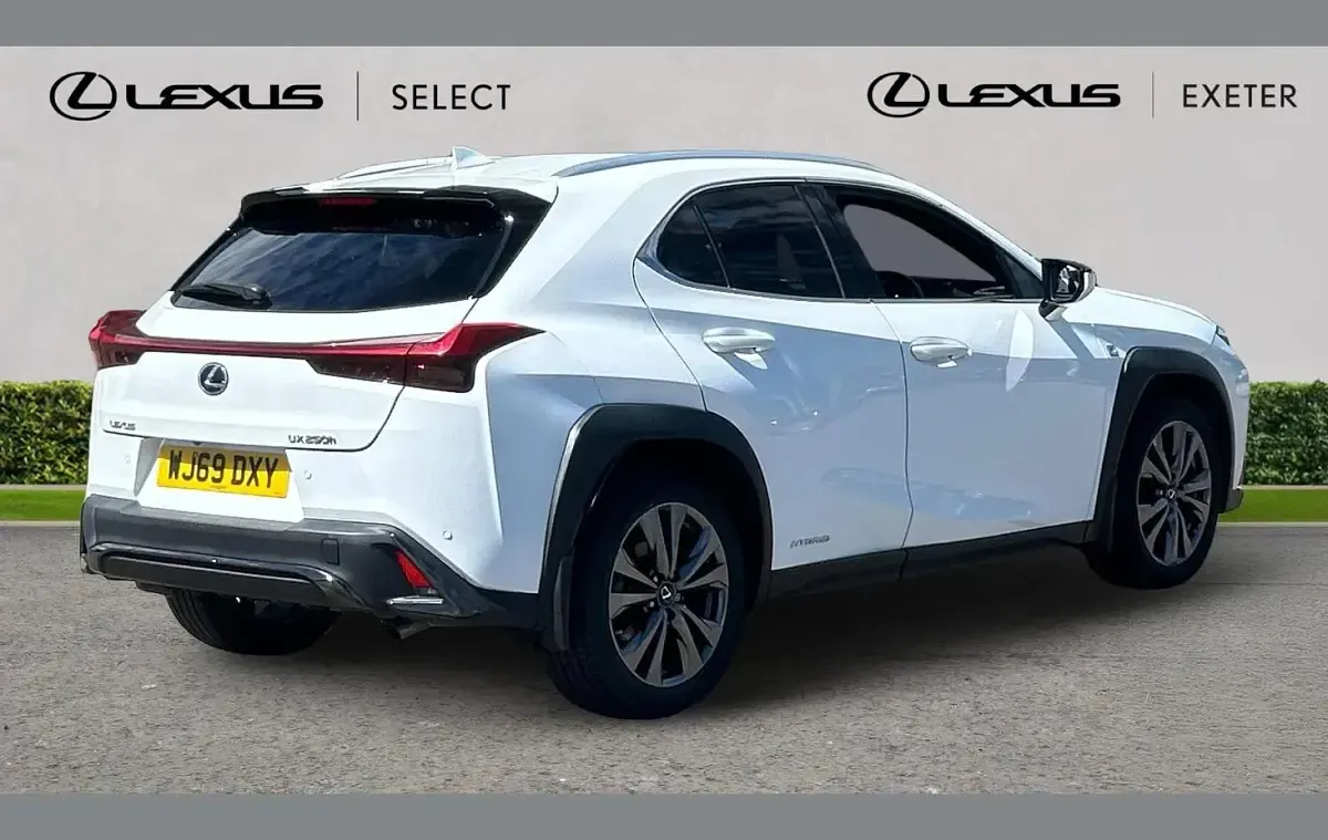 Used Lexus UX 250h Sport Line 180 HP (132 kW) 2019 White SUV