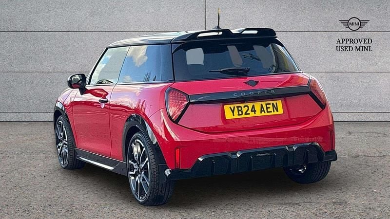 Used Mini Cooper Hatch 154 HP (113 kW) 2024 Red Hatchback