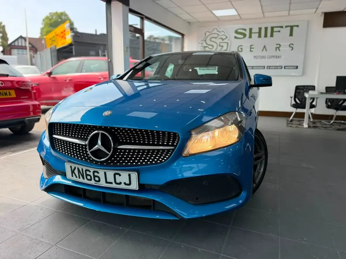 Used Mercedes A200 AMG line 134 HP (98 kW) 2016 Blue Hatchback