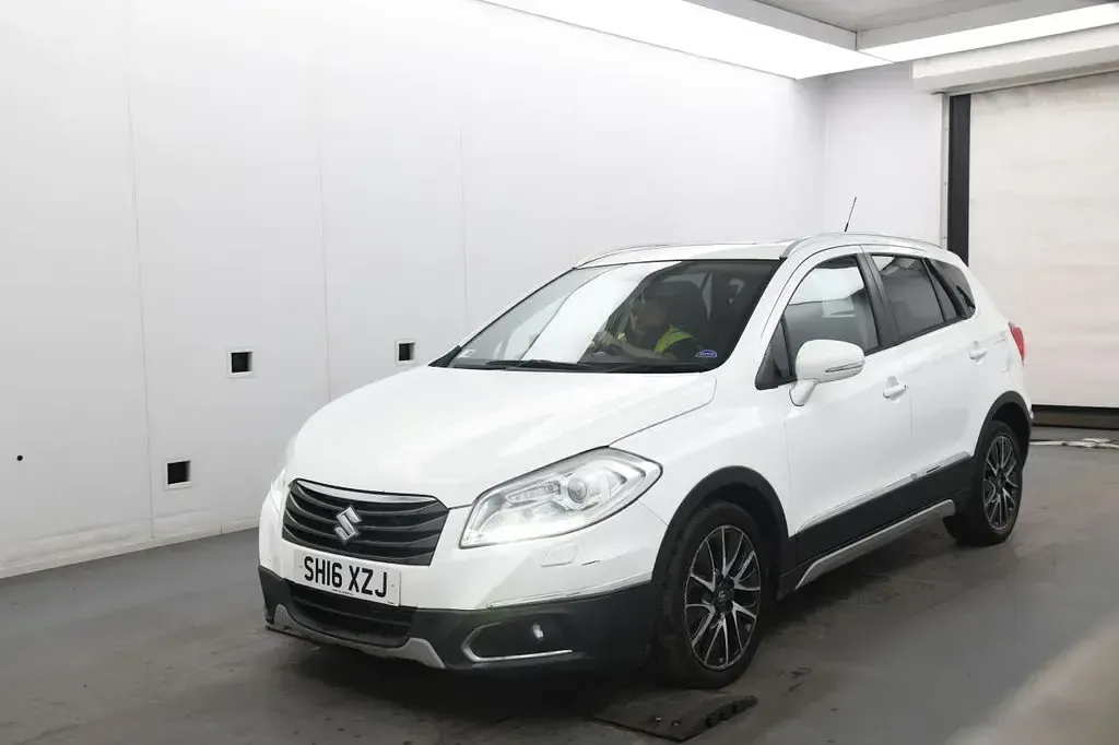 Used Suzuki SX4 SZ5 2016 White Hatchback
