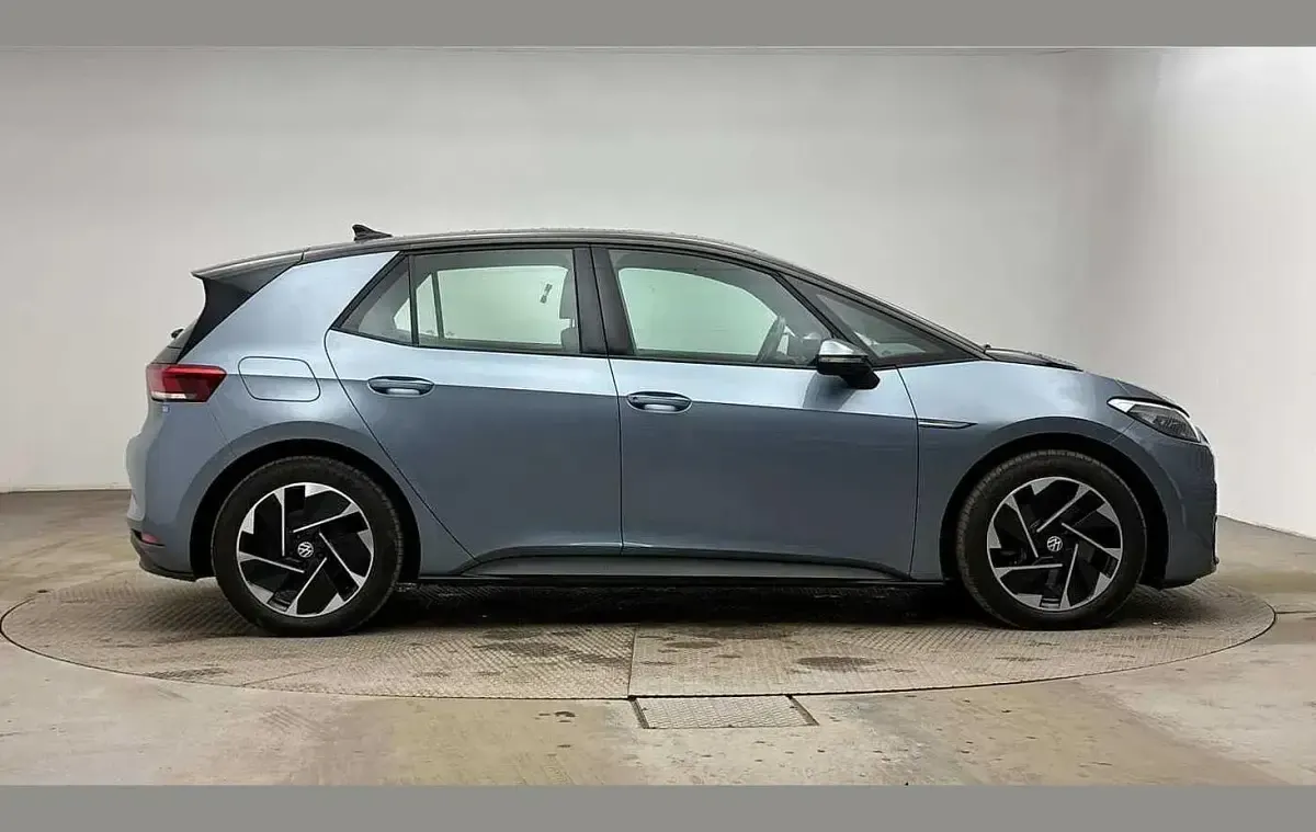 Usado VW ID.3 Pro 106 kW (145 CV) 2022 Azul Utilitario