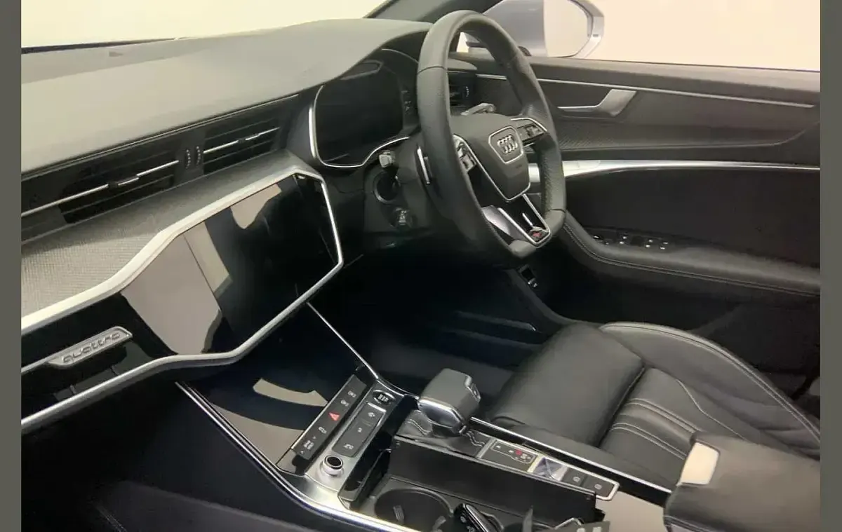 Used Audi A6 Black Edition 200 HP (147 kW) 2022 Silver Estate