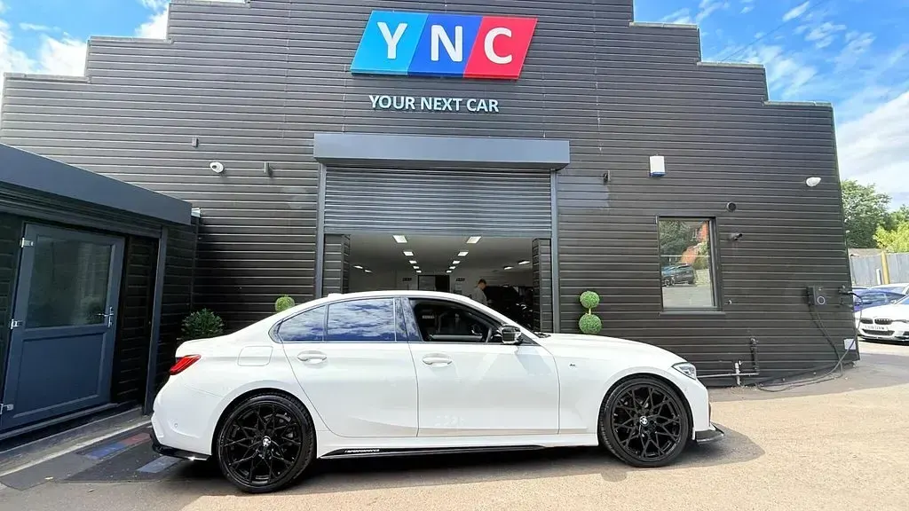 Used BMW 318 M Sport 2022 White Sedan
