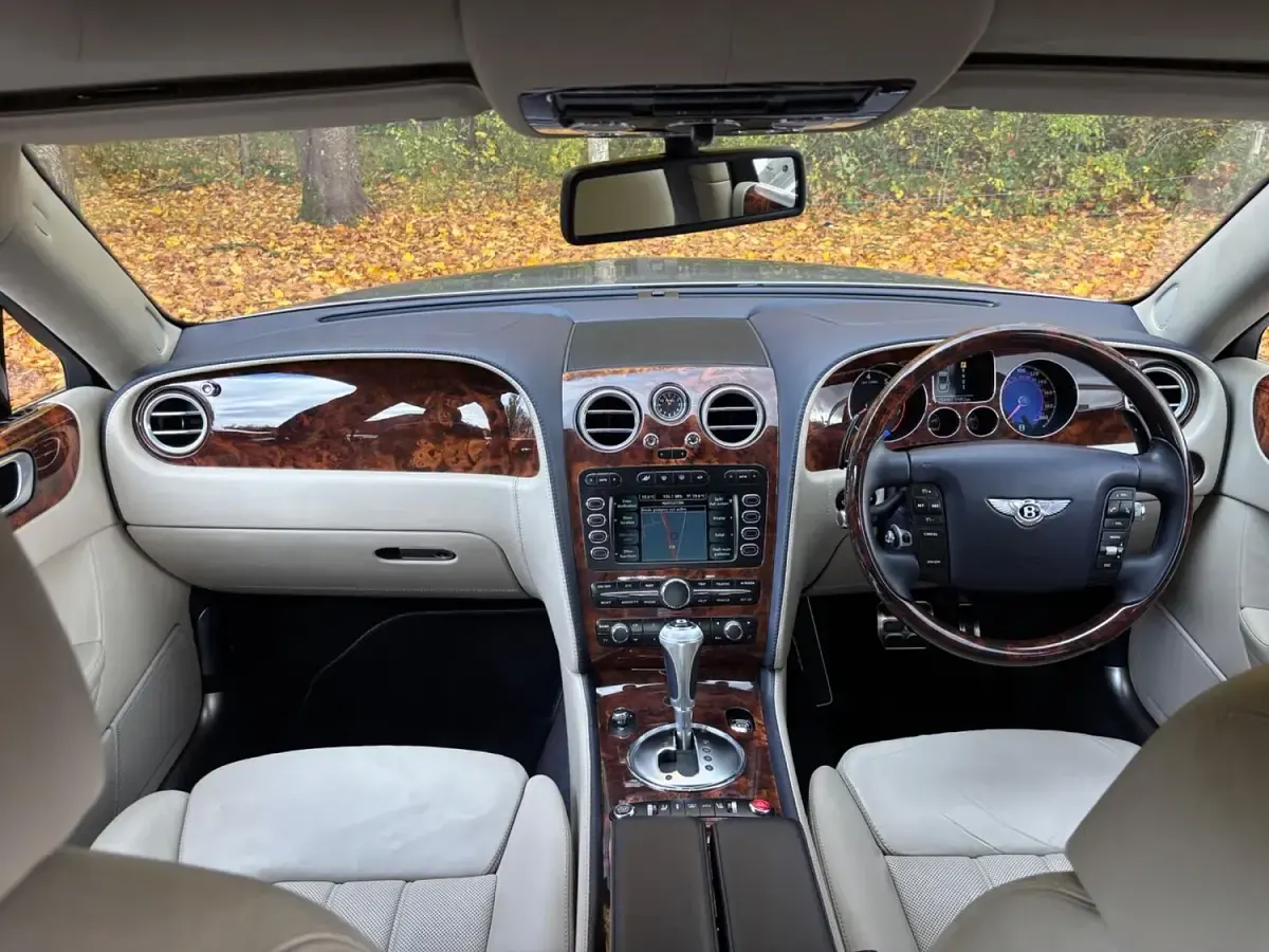 Used Bentley Continental Flying Spur 560 HP (411 kW) 2006 Silver Sedan
