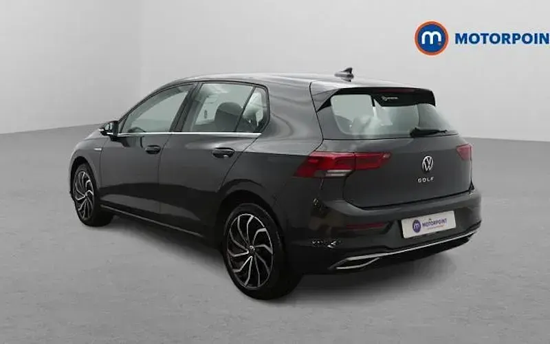 Used VW Golf VIII Style 131 HP (96 kW) 2024 Hatchback