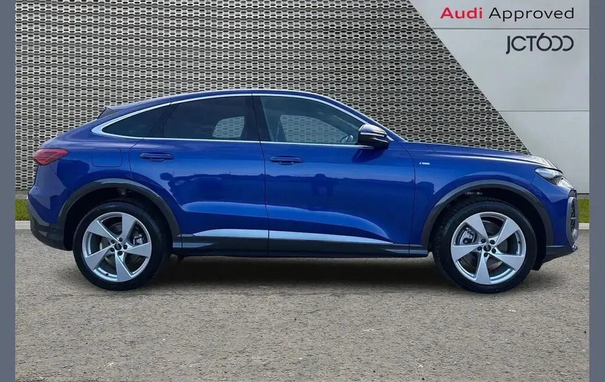 Used Audi Q5 S-Line 204 HP (150 kW) 2026 Blue SUV
