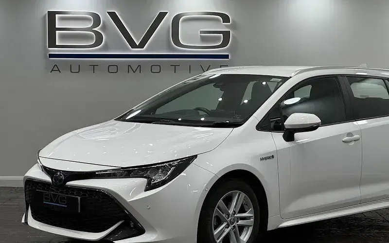 Used Toyota Corolla 122 HP (89 kW) 2021 White Estate