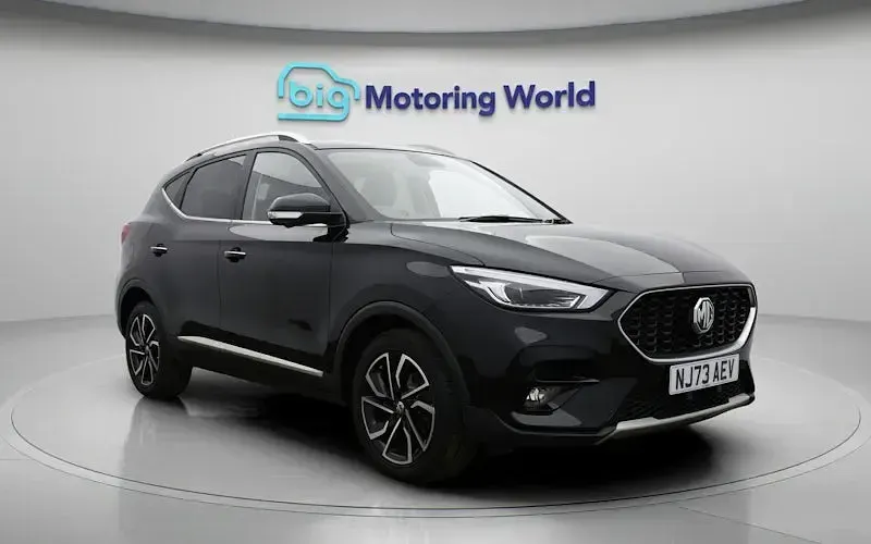 Usado MG ZS Exclusive 106 HP (77 kW) 2024 Preto SUV