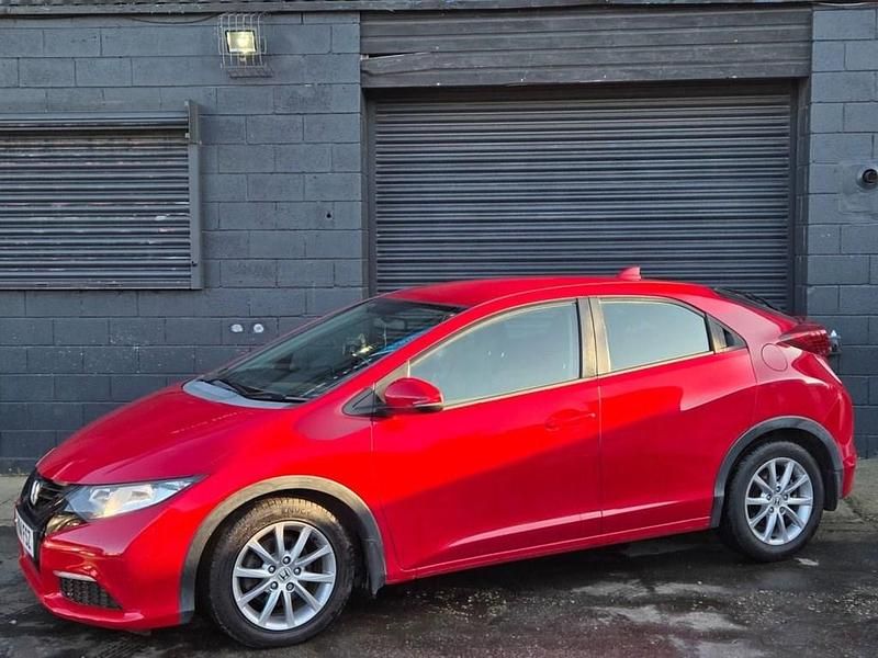 Used Honda Civic S 100 HP (73 kW) 2014 Red Hatchback