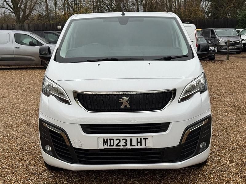 Used Peugeot Expert Premium 142 HP (104 kW) 2023 White Van
