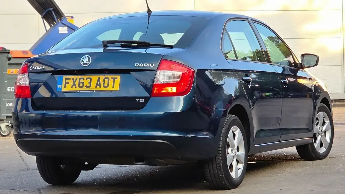 Used Skoda Rapid SE 2013 Blue Hatchback