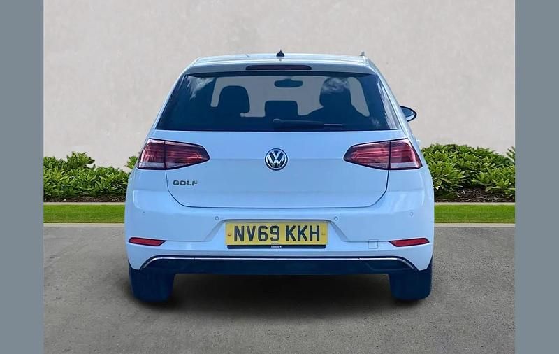 Used VW Golf VIII Edition 113 HP (83 kW) 2020 White Hatchback