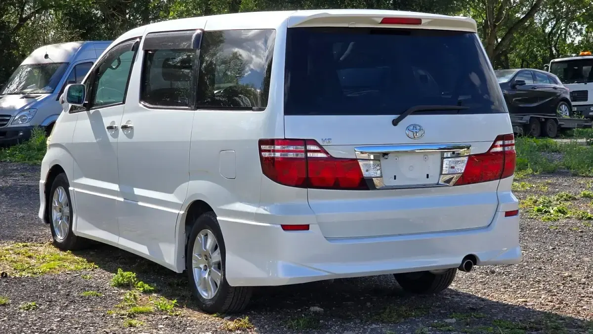 Used Toyota Alphard Edition 2008 White MPV