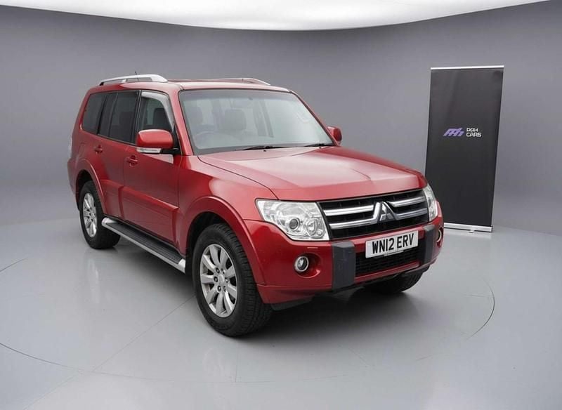 Used Mitsubishi Shogun Elegance 197 HP (144 kW) 2012 Red SUV