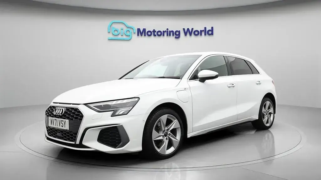 Used Audi A3 Sportback S-Line 204 HP (150 kW) 2021 White Hatchback