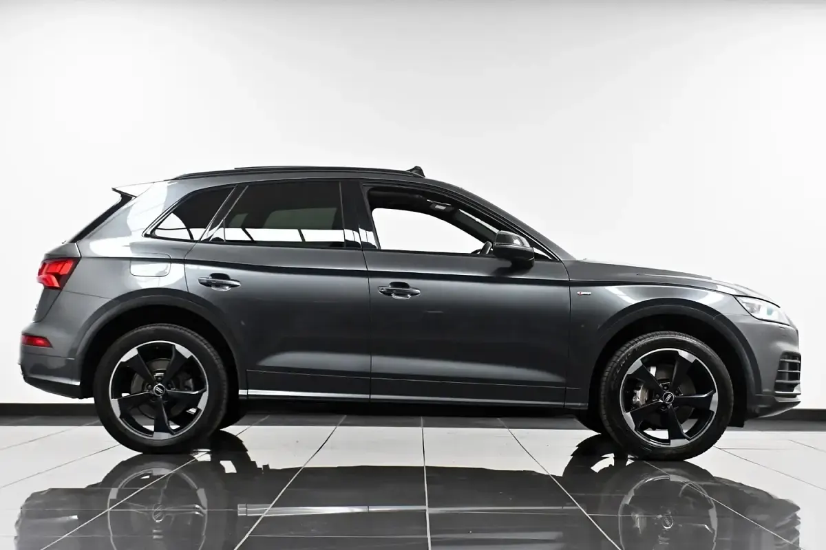 Used Audi Q5 Black Edition 190 HP (139 kW) 2019 Grey SUV