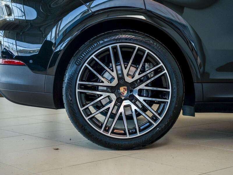 Used Porsche Cayenne 349 HP (256 kW) 2025 Black SUV