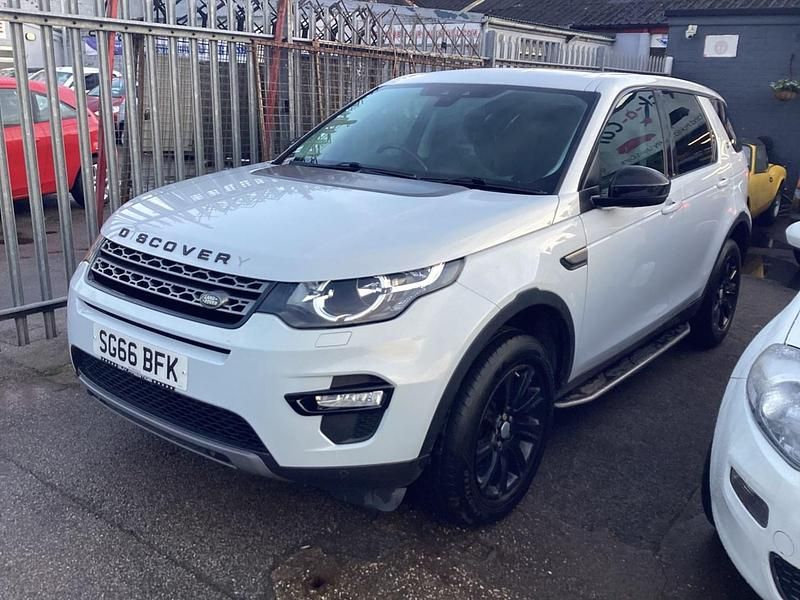 Used Land Rover Discovery Sport SE 180 HP (132 kW) 2016 White SUV