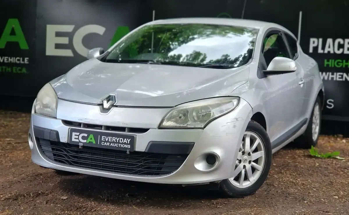 Used Renault Mégane Coupé Expression 86 HP (63 kW) 2009 Silver Coupe