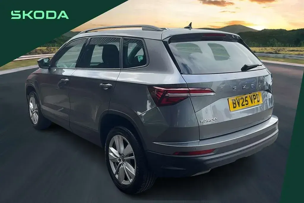Usado Skoda Karoq SE 85 CV (62 kW) 2025 Gris SUV