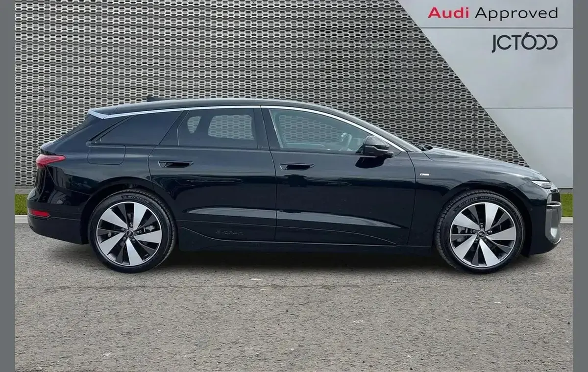 New Audi A6 e-tron S-Line 210 kW (286 HP) 2026 Black Estate