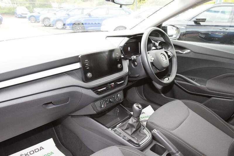 Used Skoda Fabia Colour Edition 94 HP (69 kW) 2022 White Hatchback