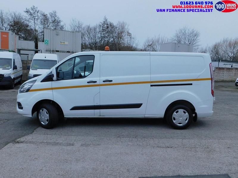 Usado Ford Transit Custom Trend 130 HP (95 kW) 2022 Branco Van