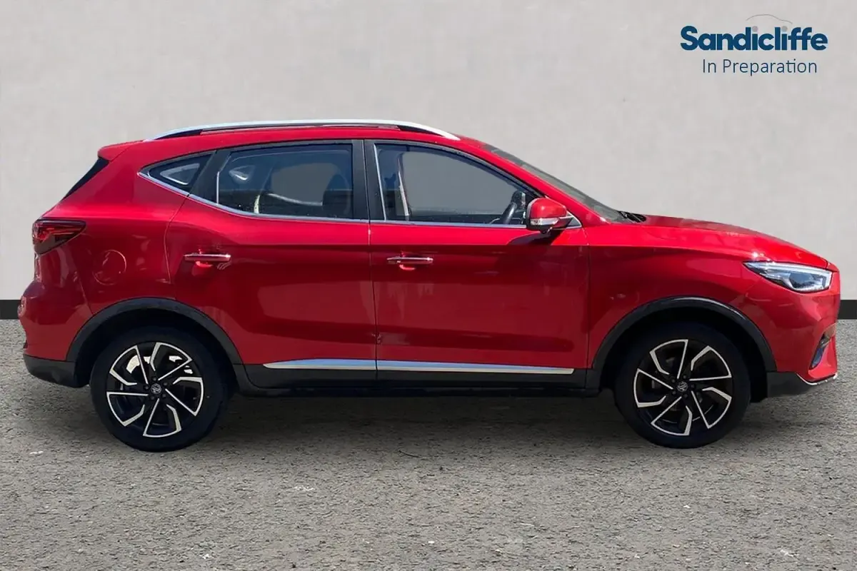 Used MG ZS Exclusive 111 HP (81 kW) 2022 Tri coat  dynamic red SUV