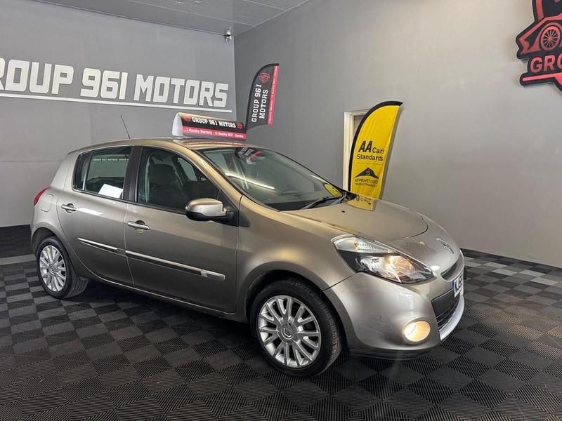Używany Renault Clio II Dynamique 86 KM (63 kW) 2009 Beżowy Hatchback