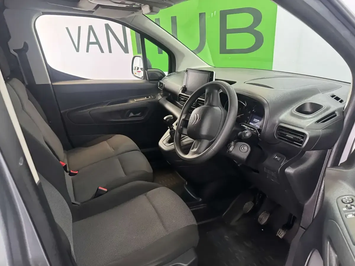 Used Citroën Berlingo 100 HP (73 kW) 2023 Grey MPV