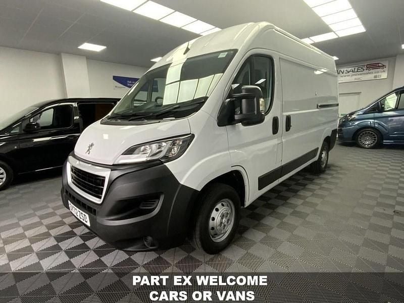 Używany Peugeot Boxer 140 KM (102 kW) 2022 Biały Van