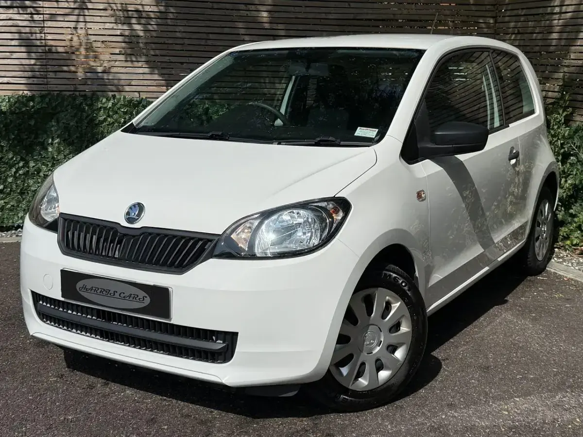 Used Skoda Citigo Fresh 60 HP (44 kW) 2013 White Hatchback