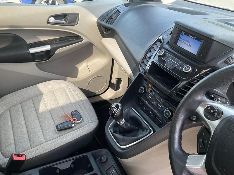 Used Ford Tourneo Connect Titanium 2020 White MPV