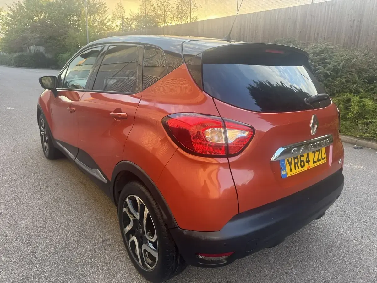 Used Renault Captur Dynamique 90 HP (66 kW) 2014 Orange SUV