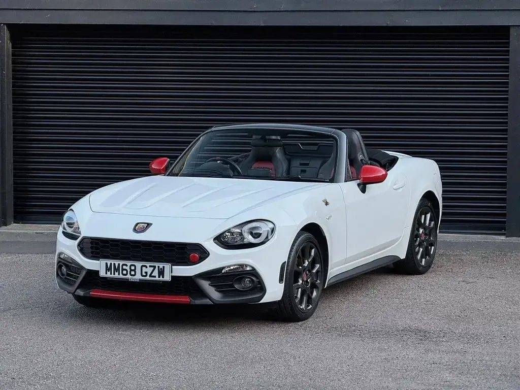 Used Abarth 124 Spider 170 HP (125 kW) 2018 White Cabriolet