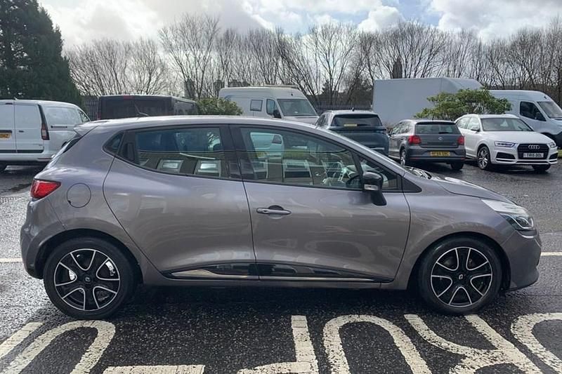 Used Renault Clio IV Dynamique 90 HP (66 kW) 2014 Grey Hatchback