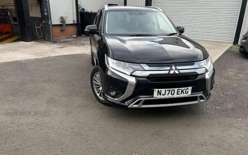 Black Used 2020 Mitsubishi Outlander P-HEV Estate | £18,499 (Fair price) - Image 1/1