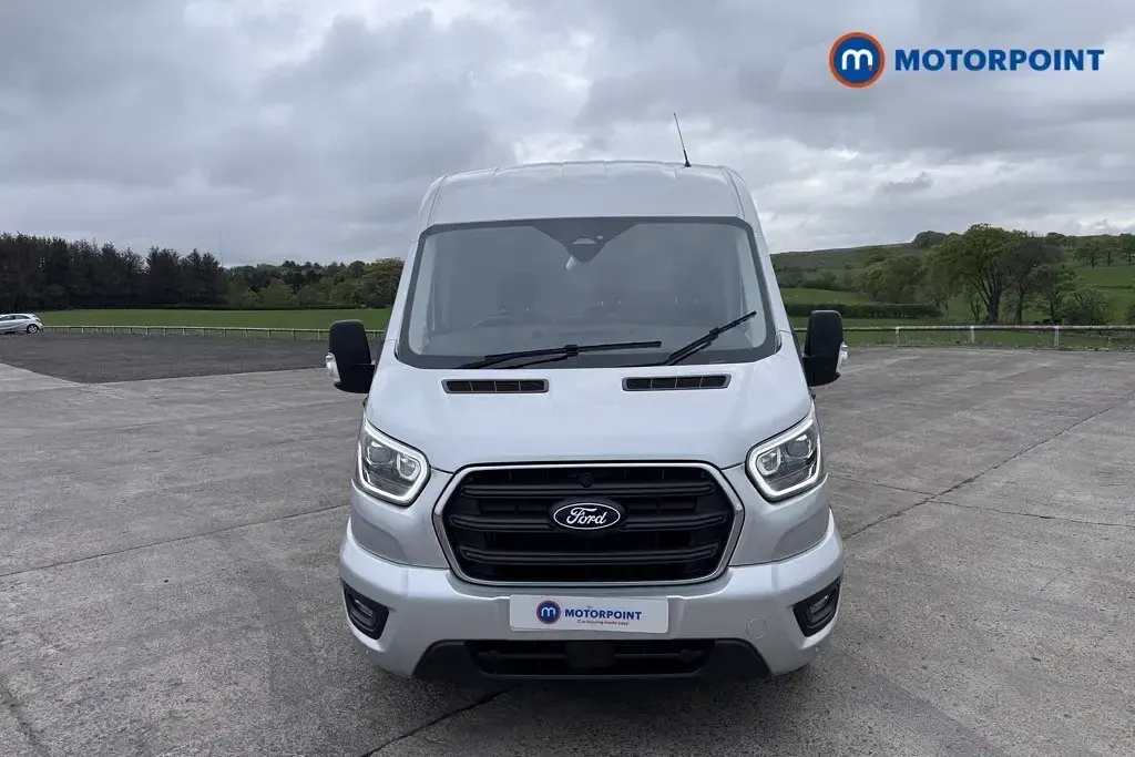 Second-hand Ford Transit Limited 165 CP (121 kW) 2024 Argintiu Van