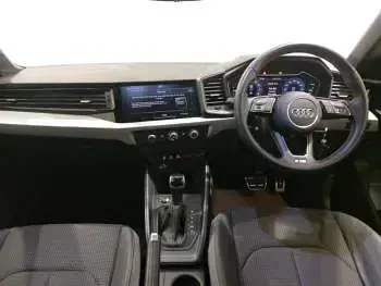 Begagnad Audi A1 S-Line 95 HK (69 kW) 2024 Vit SUV