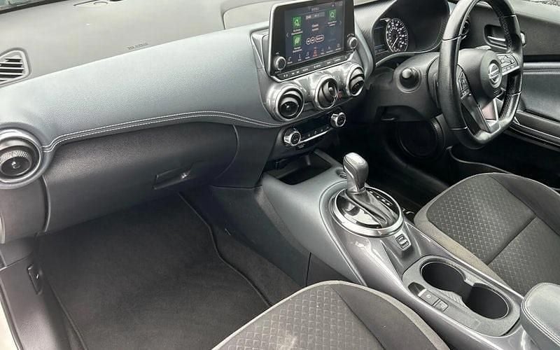 Used Nissan Juke N-Connecta 114 HP (83 kW) 2022 White SUV