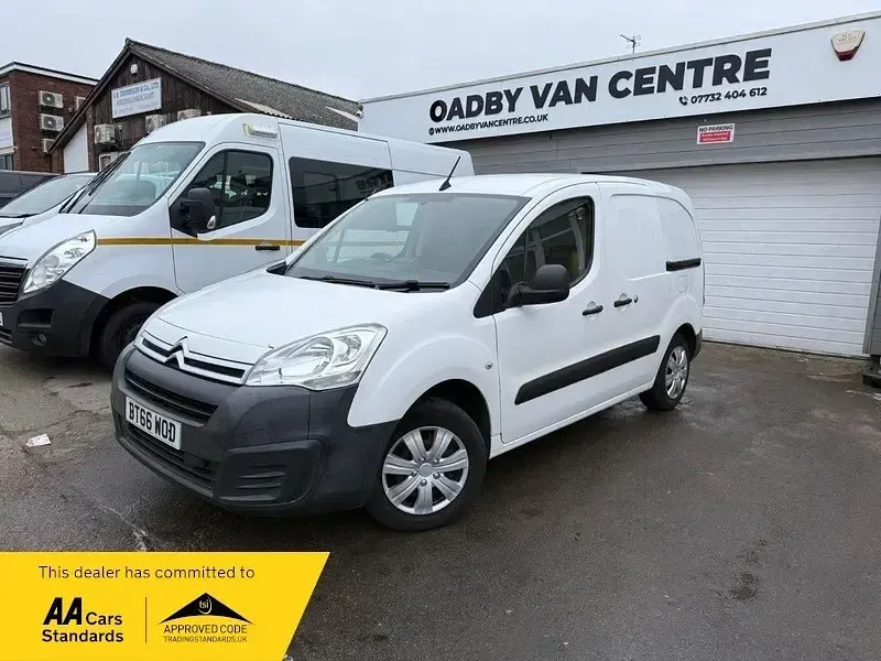 Used Citroën Berlingo 100 HP (73 kW) 2016 White MPV