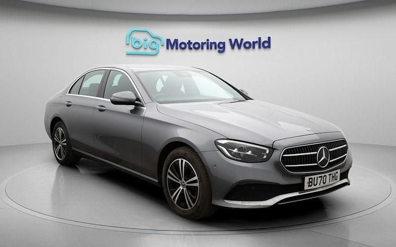 Begagnad Mercedes E220 194 HK (142 kW) 2021 Grå Sedan