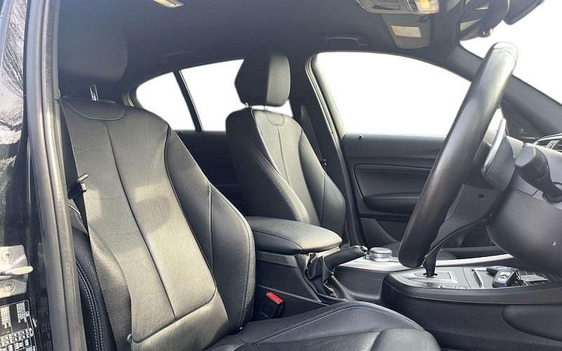 Begagnad BMW 120 Efficient Dynamics 190 HK (139 kW) 2019 Halvkombi