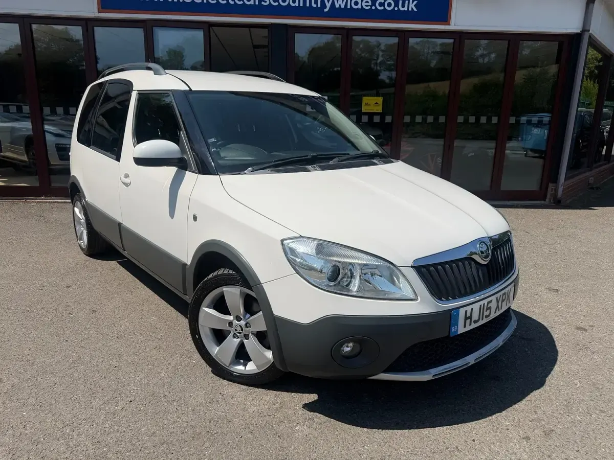 Used Skoda Roomster 90 HP (66 kW) 2015 White MPV
