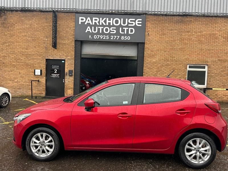 Used Mazda 2 2015 Red Hatchback